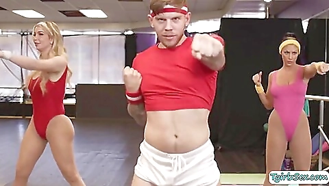 Sexy ass is ready for anal sex