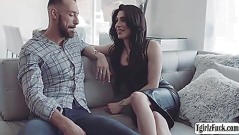 Hot florences with a big ass loves cock