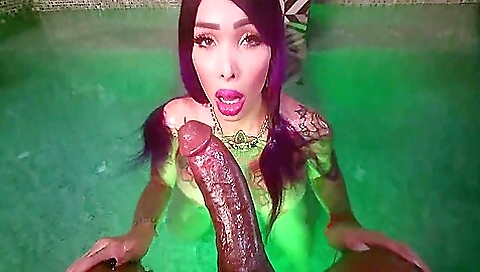Sexy milf with suckableed shemal finge dillion gardnerrat multi rele